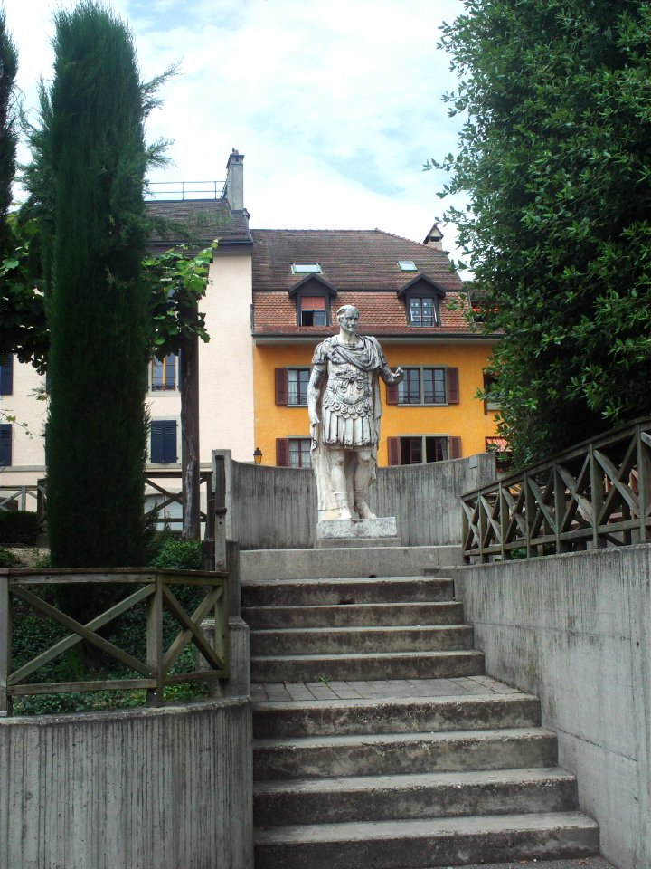 Julius Caesar outside Musee Romain