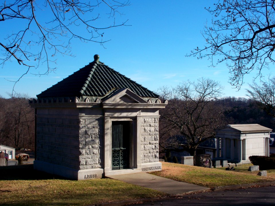 Joseph W Craig mausoleum, Sewickley Cemetery, 2014-12-26, 01