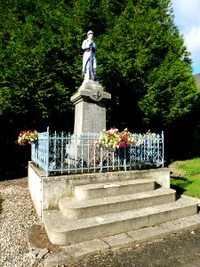 Justine-Herbigny (Ardennes) monument aux morts Herbigny