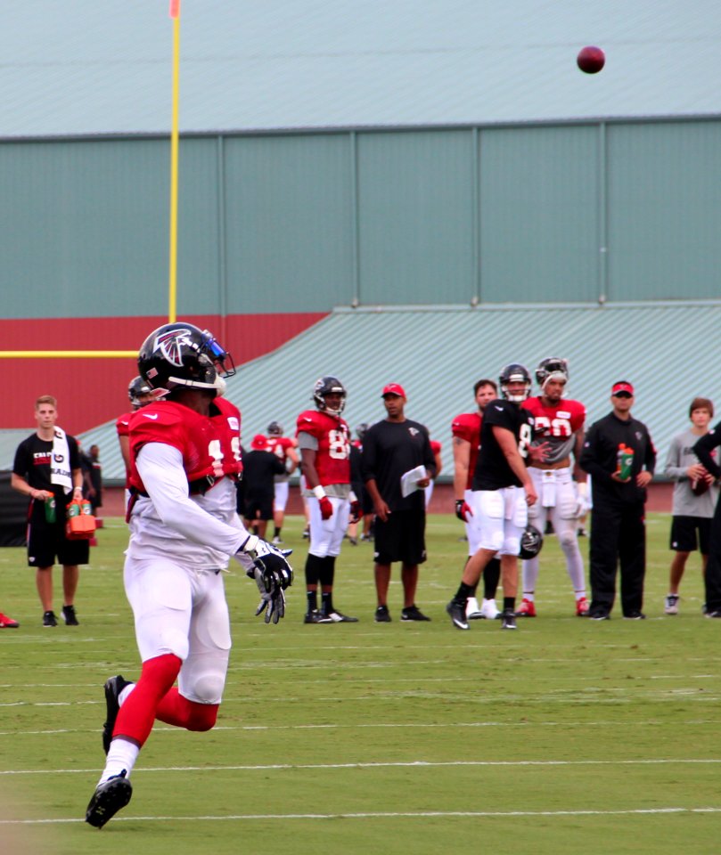Julio Jones catching pass from Matt Schaub, 2016