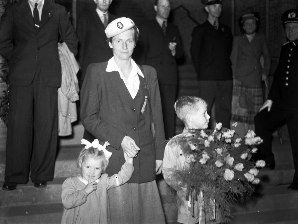 Juliana nieuwe koningin. Sportmanifestatie in het Olympisch Stadion in Amsterdam, Bestanddeelnr 900-0191