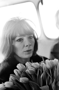 Juliette Greco op Schiphol, Bestanddeelnr 918-9742
