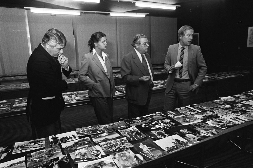 Juryleden, v.l.n.r. Pierre Huyskens, Susanne Piët, Carel Enkelaar en Eef Brouwer, Bestanddeelnr 930-4922