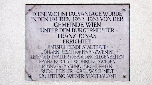 Julius-Deutsch-Hof Tafel 01
