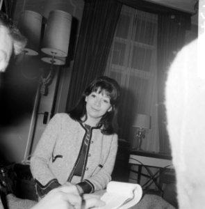 Juliette Greco in het Amstelstation, Bestanddeelnr 913-4432