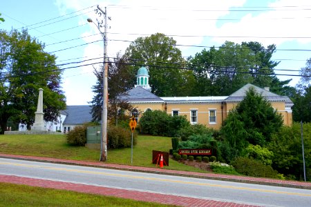 Joshua Hyde Public Library - Sturbridge, Massachusetts - DSC06017