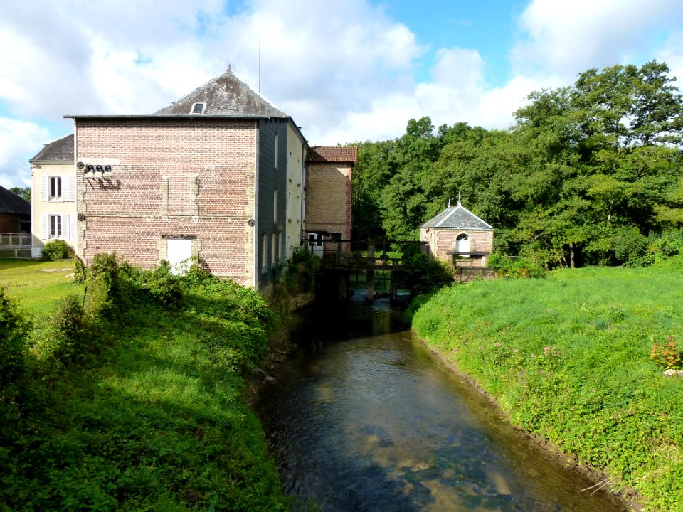 Justine-Herbigny (Ardennes) moulin sur la Vaux à Justine MH