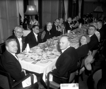 Jubileum A.W. Sijthoffs Uitgeversmaatschappij te Leiden. Diner, Bestanddeelnr 904-3785