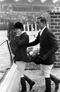 Jumping Amsterdam . Op weg naar ereloge. S. Hayes met landgenote miss M. McDowel, Bestanddeelnr 920-8204