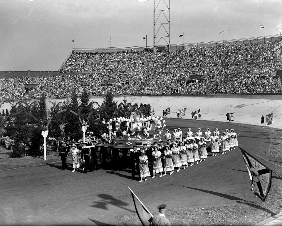 Jubileumspel In Neerlands Tuin in het Olympisch Stadion te Amsterdam, naar ide, Bestanddeelnr 900-0037