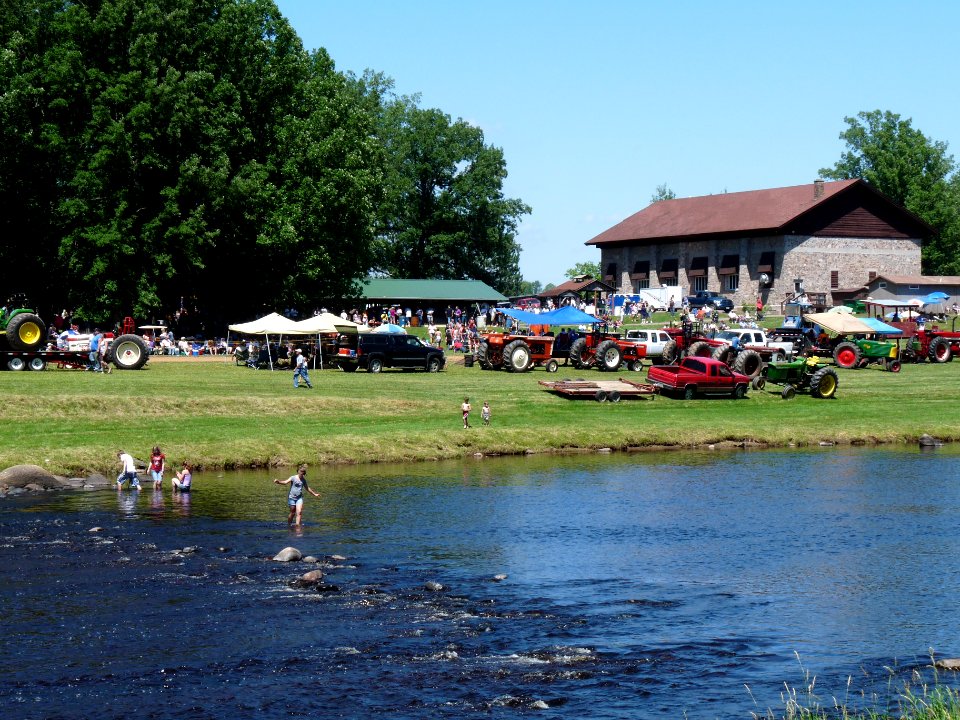 Jump River tractor pull