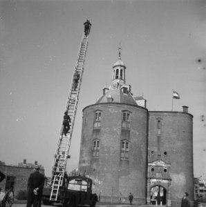 Jubileum bij brandweer Enkhuizen. Demonstraties van verschillende brandweerkorp…, Bestanddeelnr 901-6729