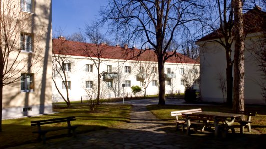 Julius-Deutsch-Hof St.20 01