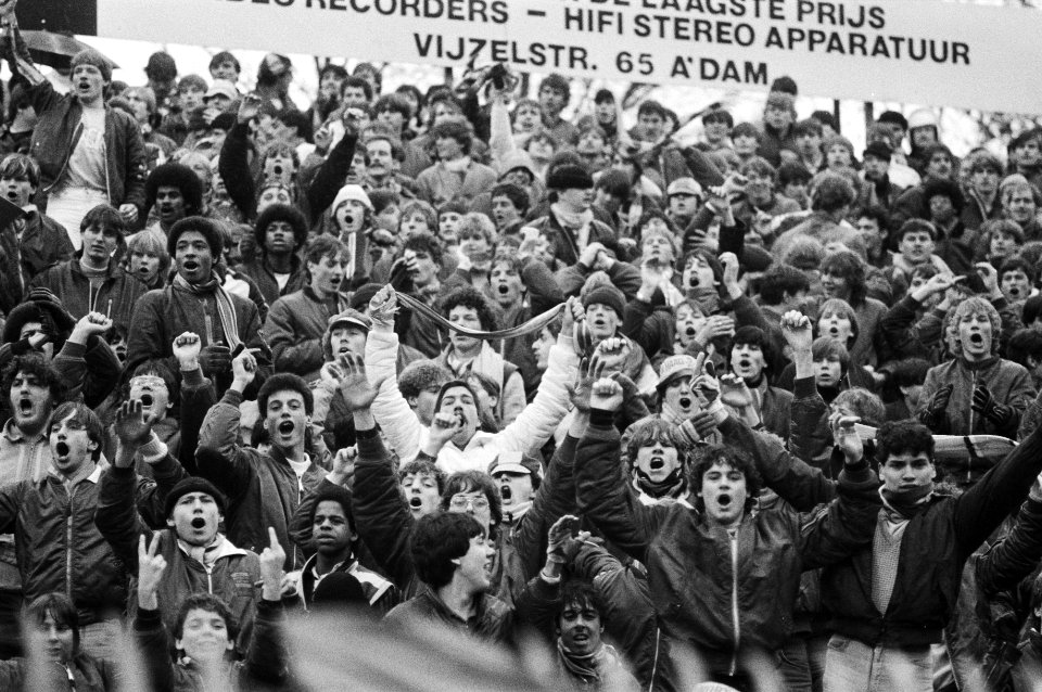 Juichende FC Den Haag supporters, Bestanddeelnr 932-4564