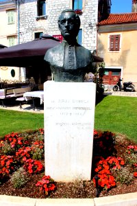Jurja Dobrile-Monument-Poreč