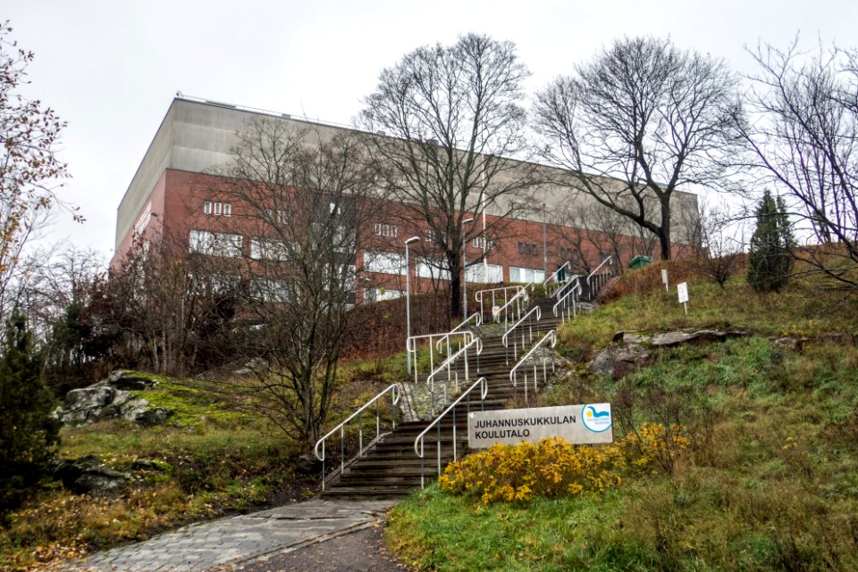 Juhannuskukkula water tower and vocational school