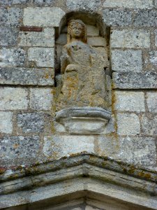 Justine-Herbigny (Ardennes) église Notre-Dame de Justine, statue extérieur