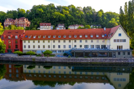 Jugendherberge in Tübingen von der Neckarseite