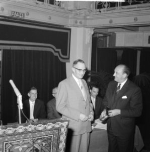 Jubileumcongres 50 jarig bestaan Bond van Nederlandse Gemeenten. Vlnr. De Rotter, Bestanddeelnr 913-9980