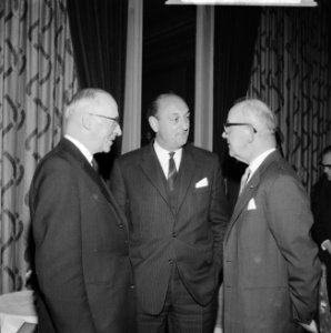 Jubileumcongres 50 jarig bestaan Bond Gemeenten een gezellig onderonsje Burgemee, Bestanddeelnr 913-9978