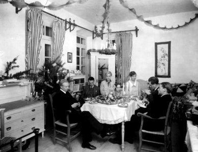 Julafton 1927, frukostbordet Nicosia - SMVK - C00908