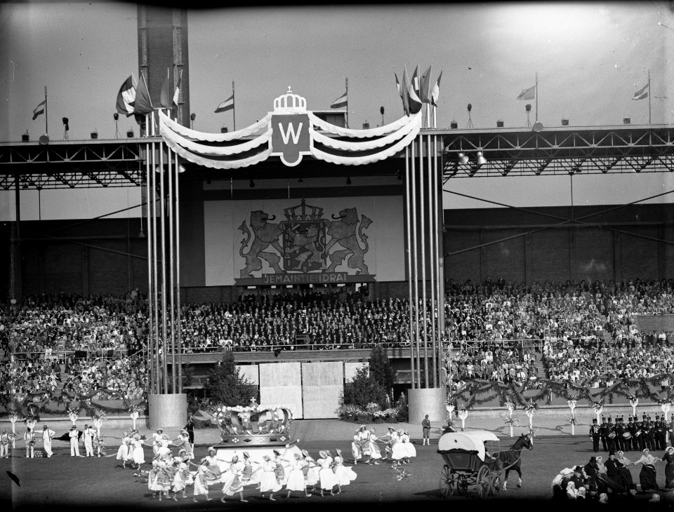 Jubileumspel In Neerlands Tuin in het Olympisch Stadion in Amsterdam, naar ide, Bestanddeelnr 900-0044