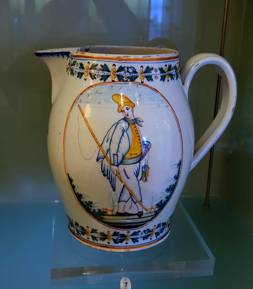Jug, 18th-19th century, faience - Fábrica de Afurada - Museu Nacional de Soares dos Reis - Porto, Portugal - DSC00450
