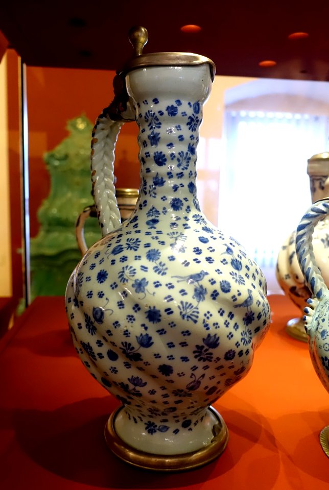 Jug, Hanauer Fayencemanufaktur, undated, ceramic - Mainfränkisches Museum - Würzburg, Germany - DSC05000