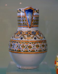Jug, 18th-19th century, faience - Fábrica de Viana do Castelo - Museu Nacional de Soares dos Reis - Porto, Portugal - DSC00387