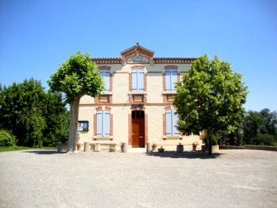 Juilles (Gers, Fr) mairie-école