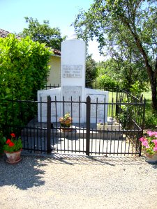 Juilles (Gers, Fr) monument aux morts