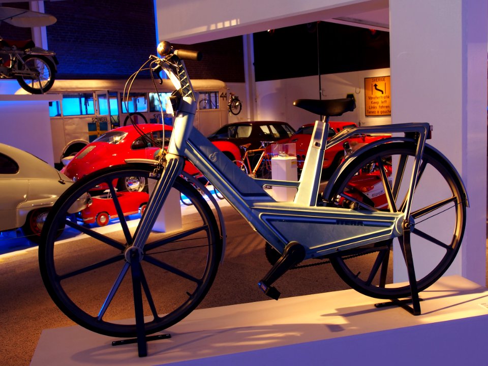 Itera plastic bicycle pic3 Teknikens och Sjöfartens hus, Science and Maritime House