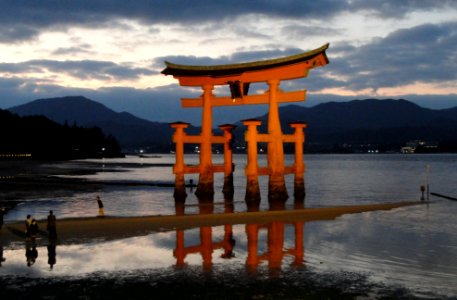 Itsukushima-jinja torii (Miyajima) - DSC02517