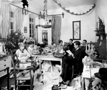 Julafton 1927, julklappsutdelning Nicosia - SMVK - C00919