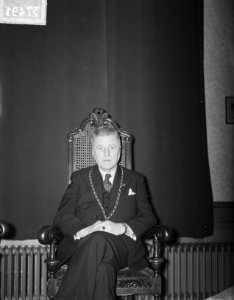 J Blecker burgemeester van Dordt 12 12 jaar en 37 12 jaar burgemeester, Bestanddeelnr 903-7491