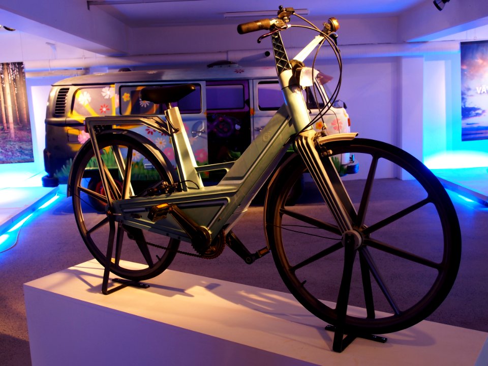 Itera plastic bicycle pic2 Teknikens och Sjöfartens hus, Science and Maritime House