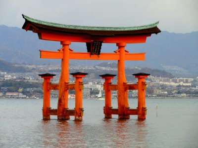 Itsukushima-jinja torii (Miyajima) - DSC01948