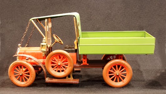 J. B. BALLOON TYRE TIN LORRY pic2