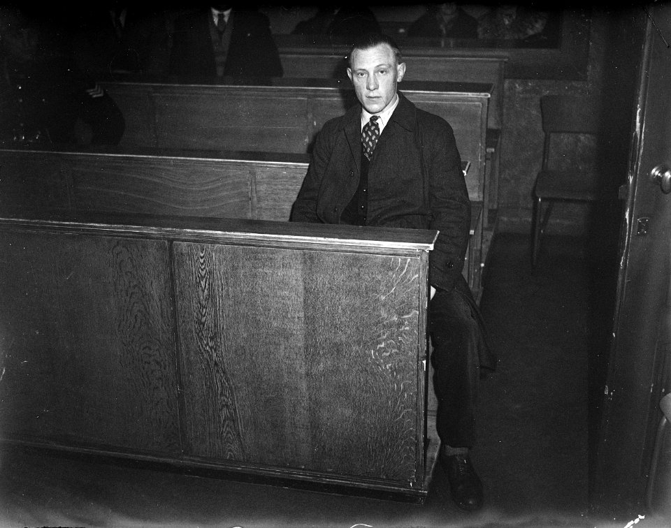 J. Th. Hoogsteder of A.W. Hoogsteder (verraad overval bevolkingsregister Amsterd, Bestanddeelnr 902-6789