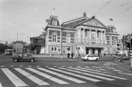 J. W. Brouwersplein te Amsterdam omgedoopt in Concertgebouwplein Concertgebouw, Bestanddeelnr 934-2272