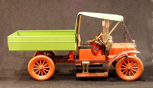 J. B. BALLOON TYRE TIN LORRY pic1