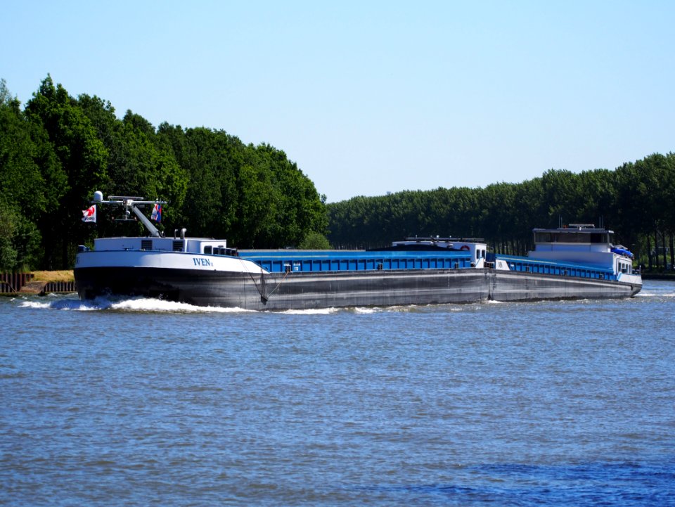 Iven I - ENI 02332226 & Iven II - ENI 02332227, Amsterdam-Rijn kanaal, pic4