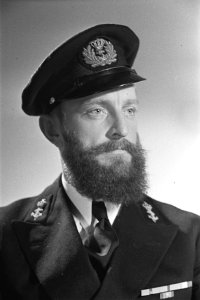 J.F. van Dulm. Luitenant ter zee. Commandant van de Nederlandse onderzeeboot O21, Bestanddeelnr 935-1081