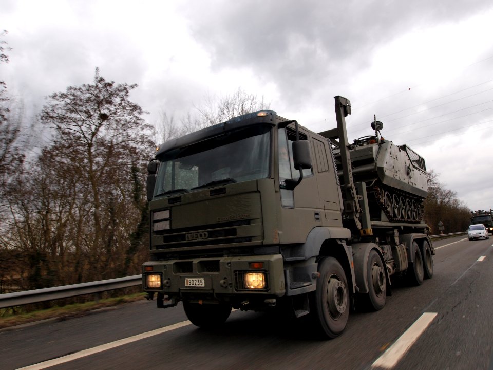 Iveco EuroTrakker Cursor 90235 with AIFV-B 74241 pic4