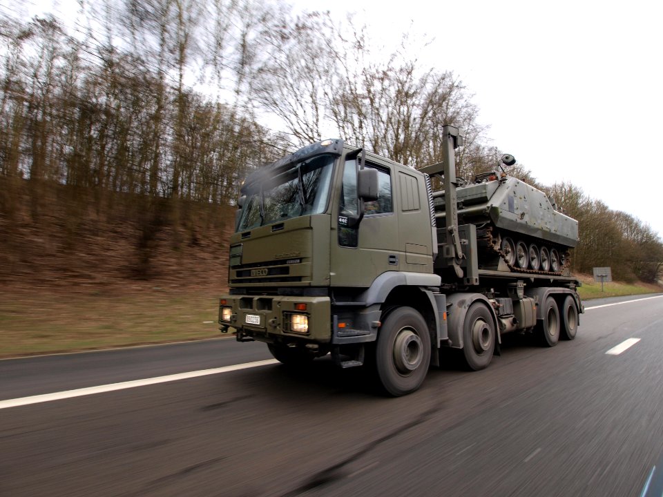 Iveco EuroTrakker Cursor 90236 with AIFV-B 74149 pic5