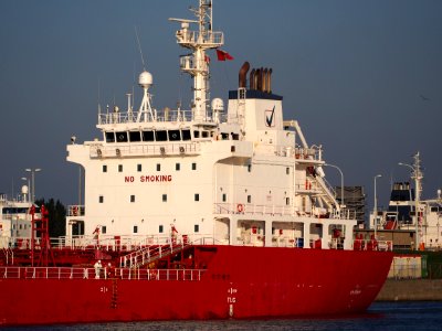 Iver Bitumen (ship, 2009), IMO 9438949, Berendrechtsluis, Port of Antwerp pic3
