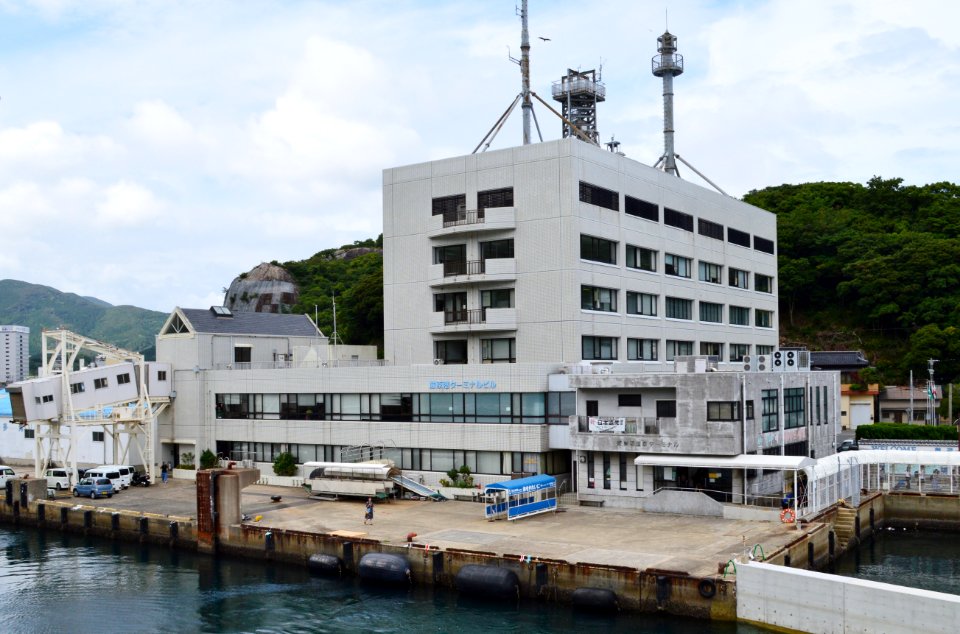 Izuhara port, terminal
