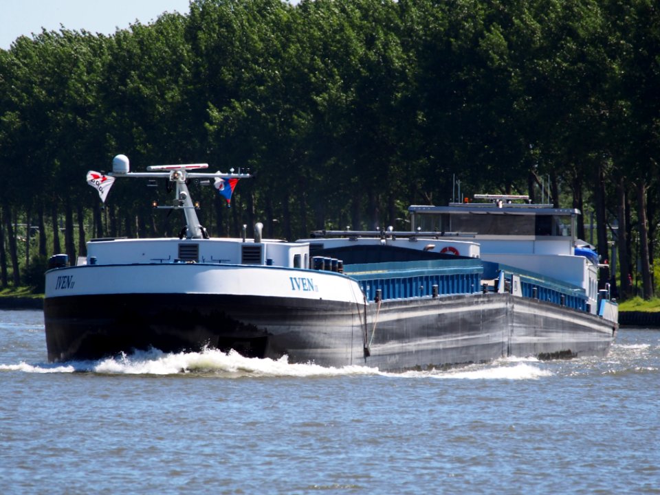 Iven I - ENI 02332226 & Iven II - ENI 02332227, Amsterdam-Rijn kanaal, pic5