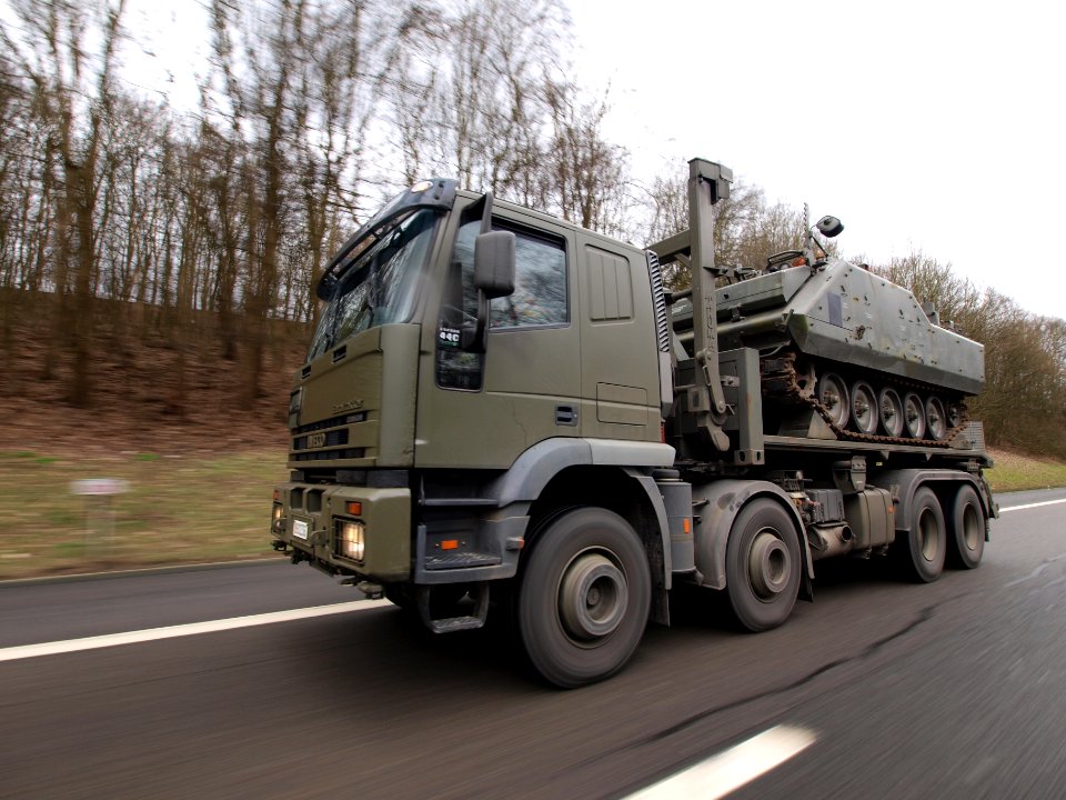 Iveco EuroTrakker Cursor 90236 with AIFV-B 74149 pic3