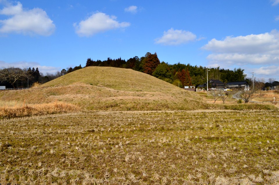 Itoi Otsuka Kofun, zenkei